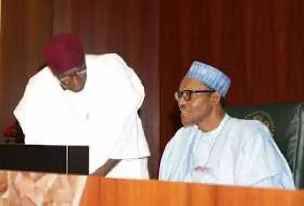 Recession: FG orders Directors in Ministries, others to henceforth fly only economy class